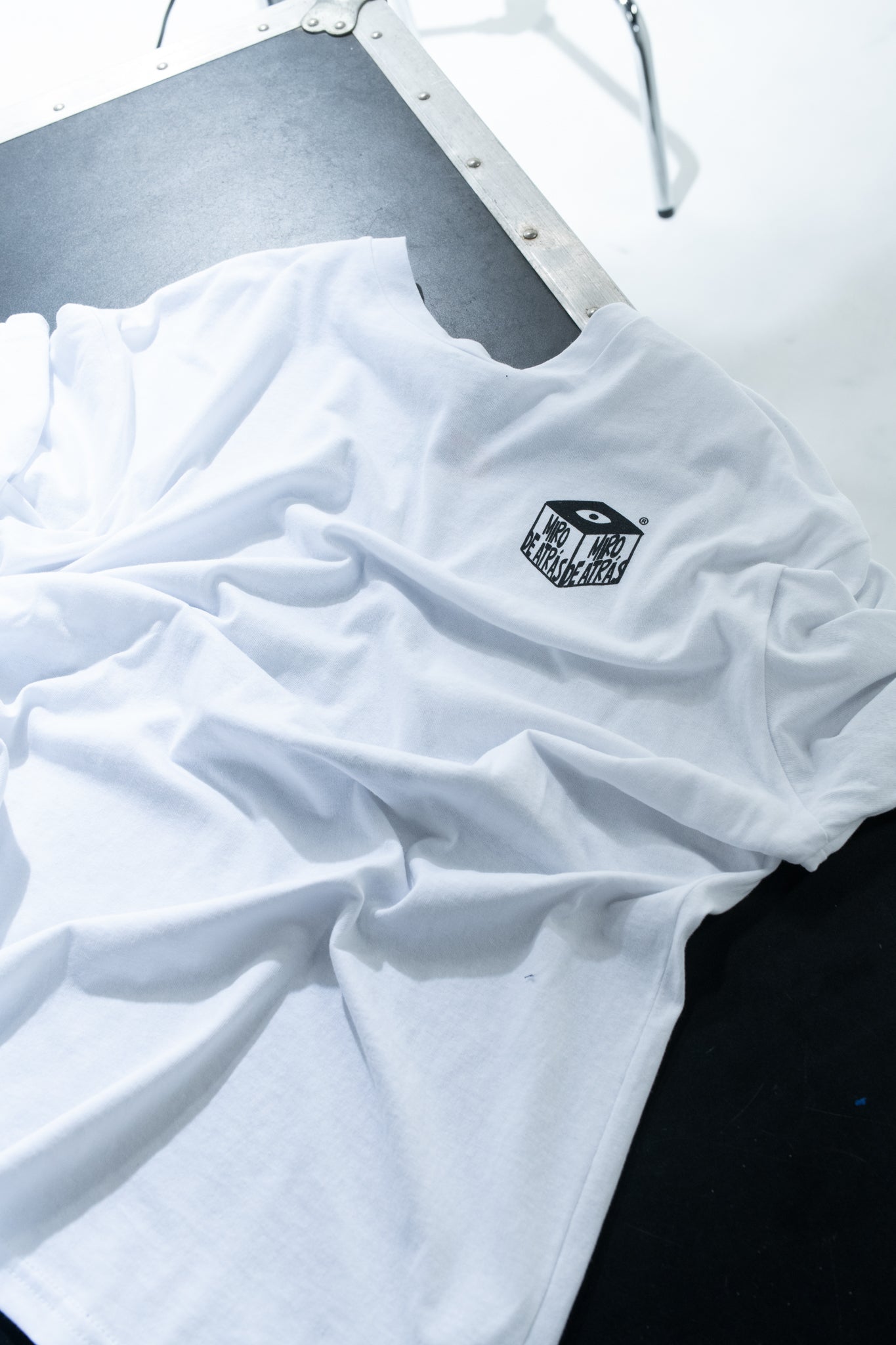 Fan Desde el Día 1 | Ojos Blanco